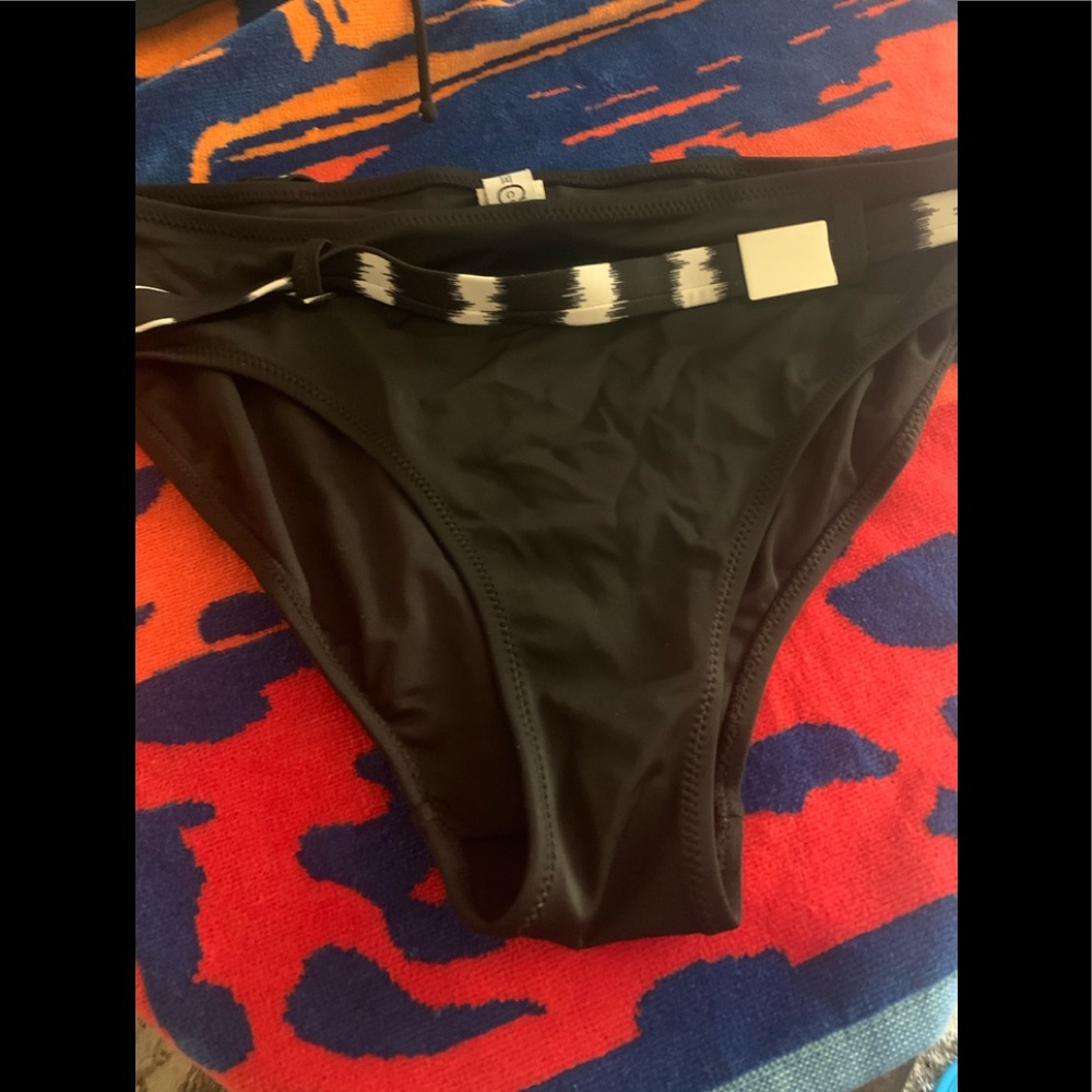 🔥 $5.00 Never worn a bikini bottoms only